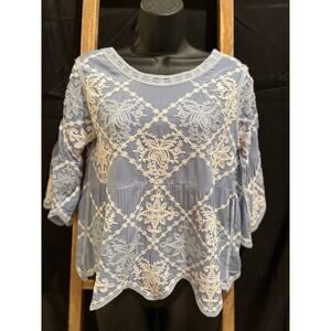 Kindred Embroidered Top M